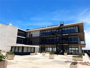 2302 m² Commercial space in New Town Centre (Gateway)