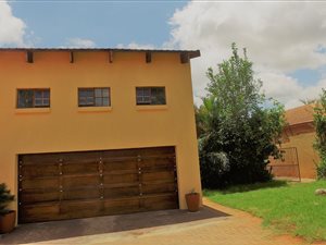 4 Bed House in Bendor