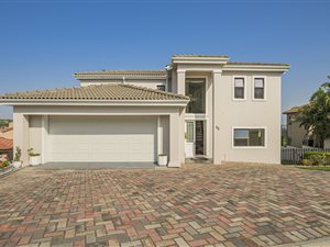 4 Bed House in Lovemore Heights