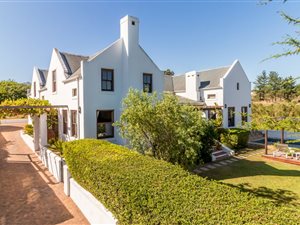 5 Bed House in De Zalze