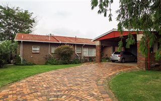 4 Bedroom House in Dalpark