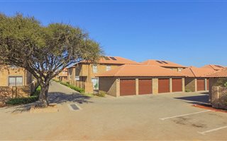 3 Bedroom Townhouse in Annlin