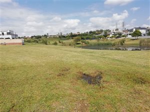 1123 m² Land available in Maroeladal