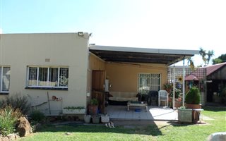 3 Bedroom House in Brackendowns