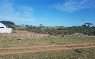 496 m² Land available in Gustrouw