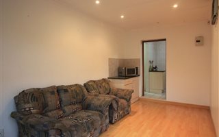 1.5 Bedroom Garden Cottage in Hatton Estate