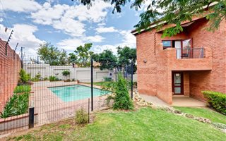 2 Bedroom Apartment in Wilgeheuwel