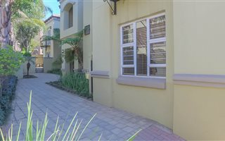 2 Bedroom Apartment in Lonehill