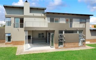 4 Bedroom House in Newmark Estate