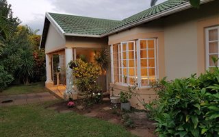 3 Bedroom Simplex in Somerset Park
