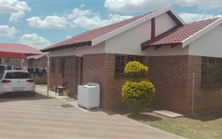 3 Bedroom House in African Jewel