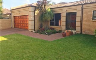 3 Bedroom House in Bartlett