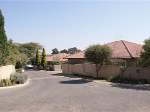 3 Bed House in Maroeladal