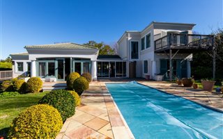 4 Bedroom House in Erinvale Estate