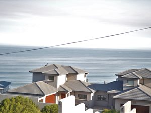 880 m² Land available in Dana Bay