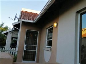 3 Bed Townhouse in Rembrandt Ridge