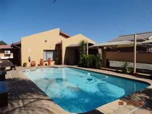 30 Bed House in Rhodesdene