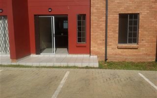 2 Bedroom Apartment in Rooihuiskraal North