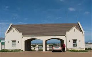 3 Bedroom House in Dennegeur