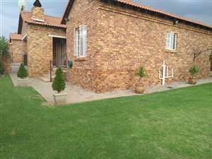 3 Bed Townhouse in Amberfield Manor