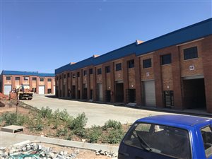 400 m² Industrial space in Monavoni