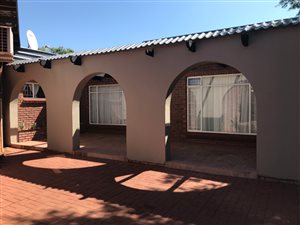 9 Bed House in Kathu