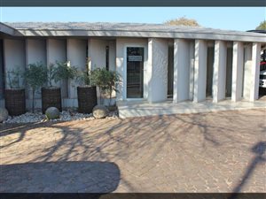 1 m² Commercial space in Queenswood