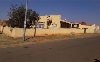 4 Bedroom House in Lenasia