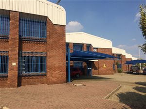 7665 m² Industrial space in Jet Park