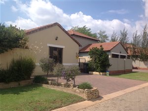 2 Bed Townhouse in Bloubosrand