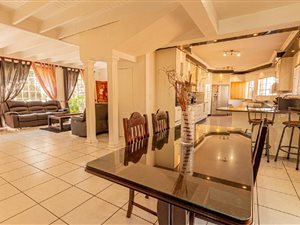 6 Bed House in Meyersdal