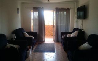 2 Bedroom Flat in Theresa Park