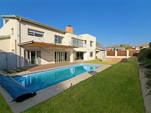4 Bed House in Homes Haven