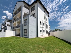 3 Bed Apartment in Petervale