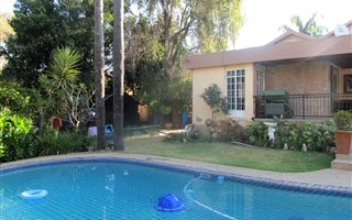 3 Bedroom House in Olivedale