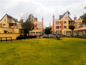 2 Bed Flat in Clubview