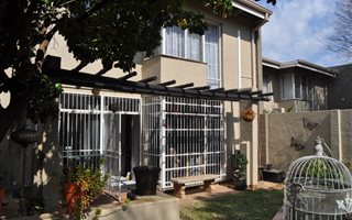 3 Bedroom Townhouse in Murrayfield