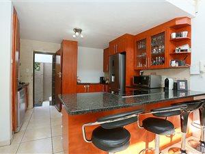 4 Bed Cluster in Bromhof