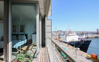 2 Bedroom Apartment in Waterfront