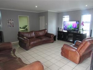 3 Bed House in Silver Oaks