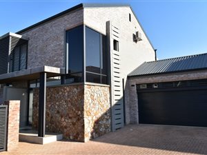 3 Bed Townhouse in Tuscany Ridge