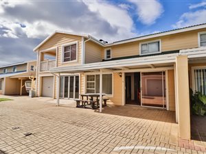 2 Bed Townhouse in Hartenbos