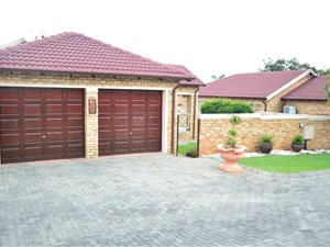 3 Bed Townhouse in Kyalami Hills