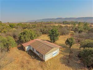 12.7 ha Farm in Rietvallei AH