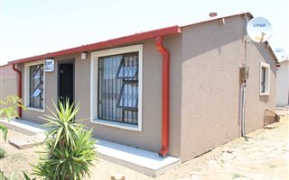 2 Bedroom House in Soweto Central