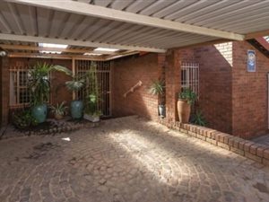 3 Bed Townhouse in Corlett Gardens