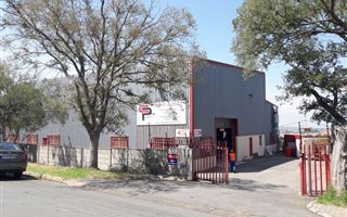 950 m² Industrial space in Industria North