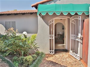 3 Bed Simplex in Lynnwood Manor