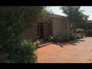 3 Bed House in Rowhill
