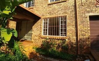 2 Bedroom Duplex in Magalieskruin